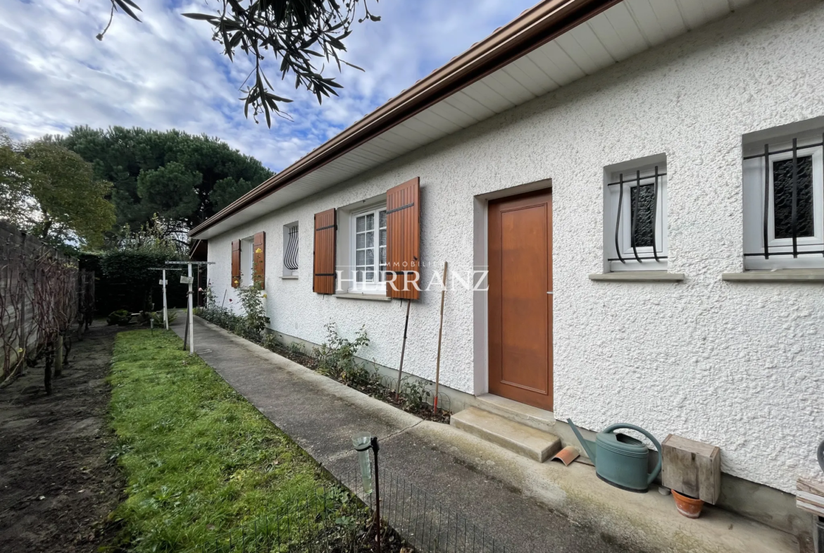 Maison de plain-pied à Libourne avec garage et jardin 