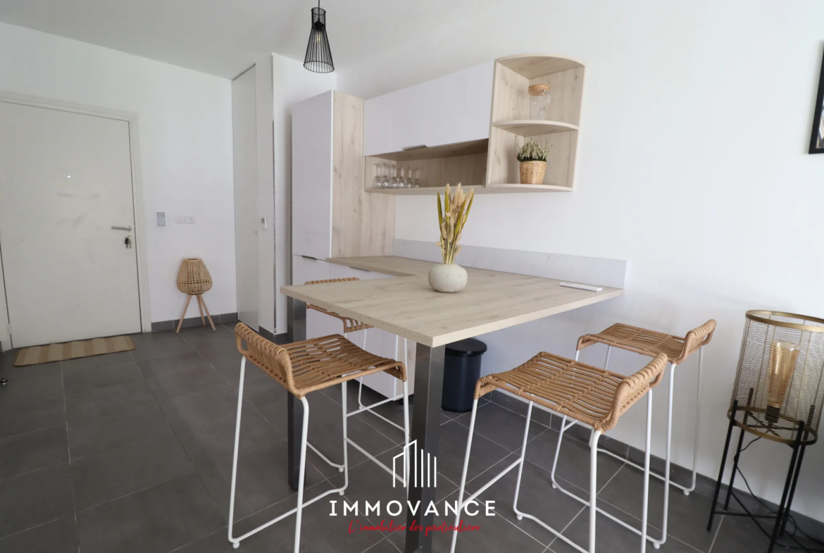 Appartement T2 rénové avec terrasse à Port-Marianne, Montpellier 