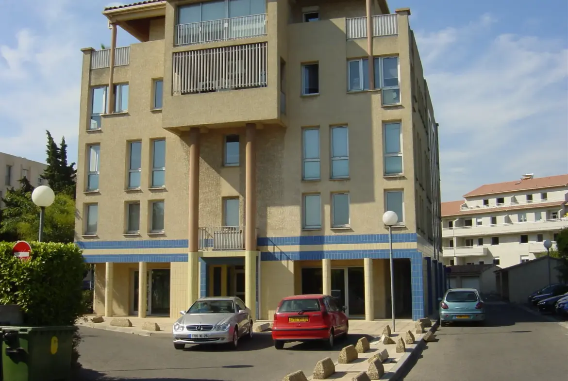 Appartement T2 à Marignane avec terrasse et parking 