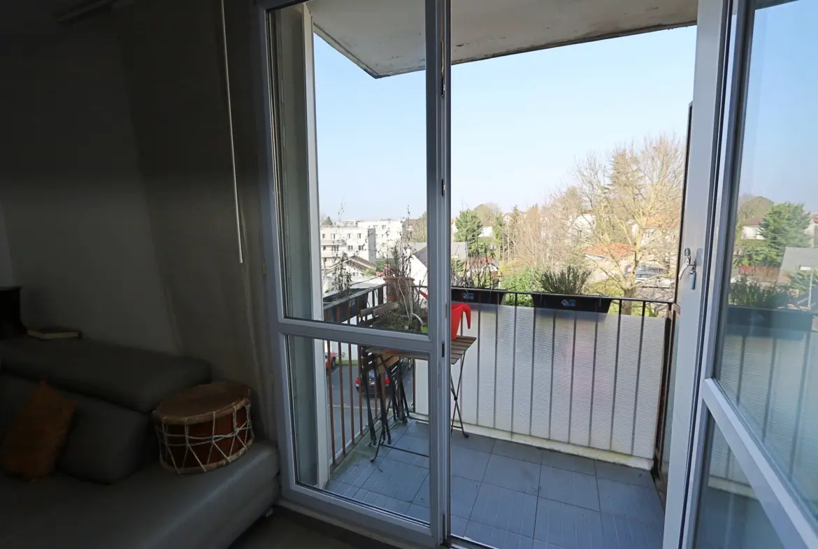 Appartement lumineux 4 pièces avec balcon à Le Raincy - 249 000 € 