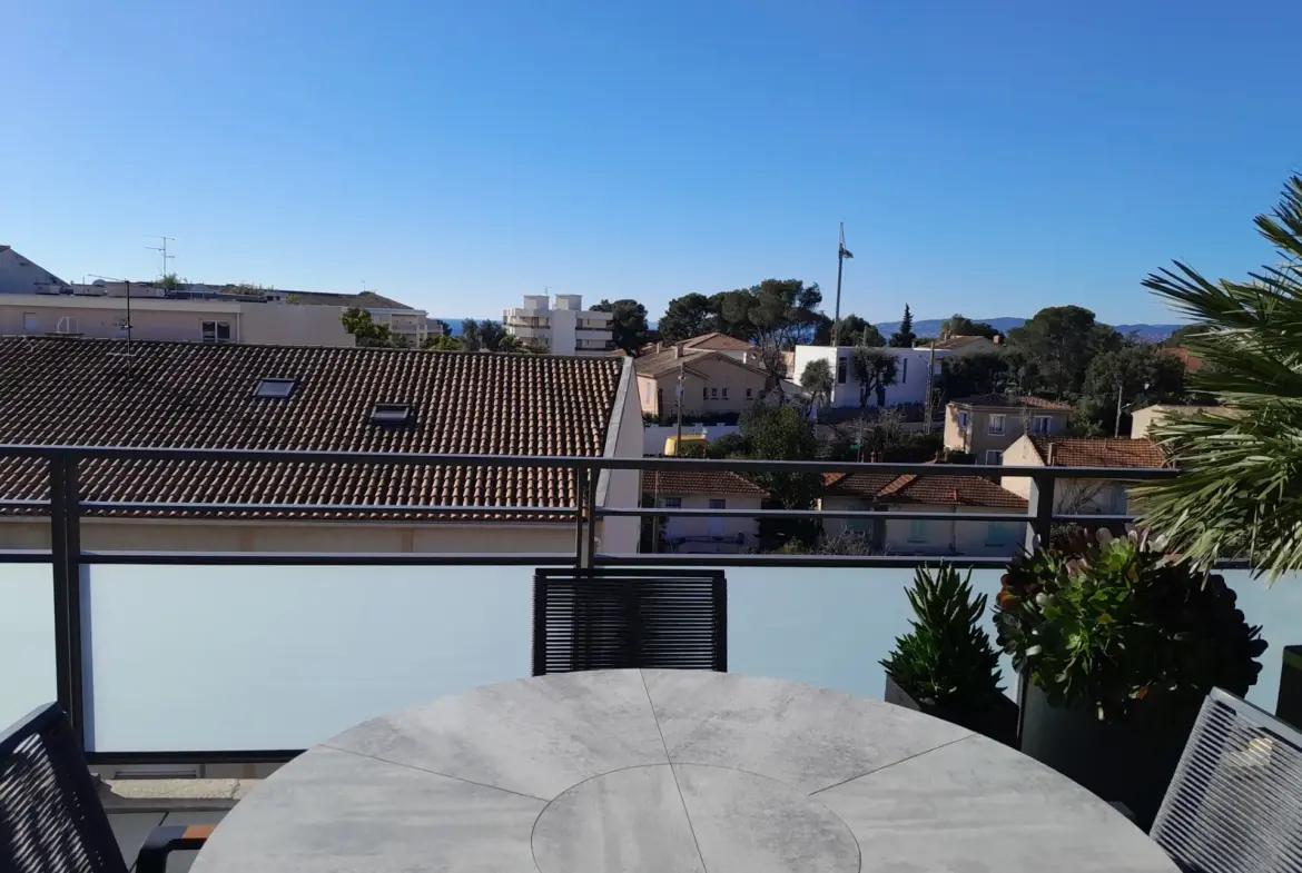 Appartement T4 avec vue mer à Saint-Raphaël au dernier étage 