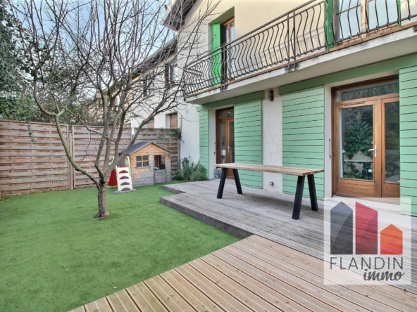 Superbe Appartement avec Jardin et Terrasse en Centre-Ville à Vernaison