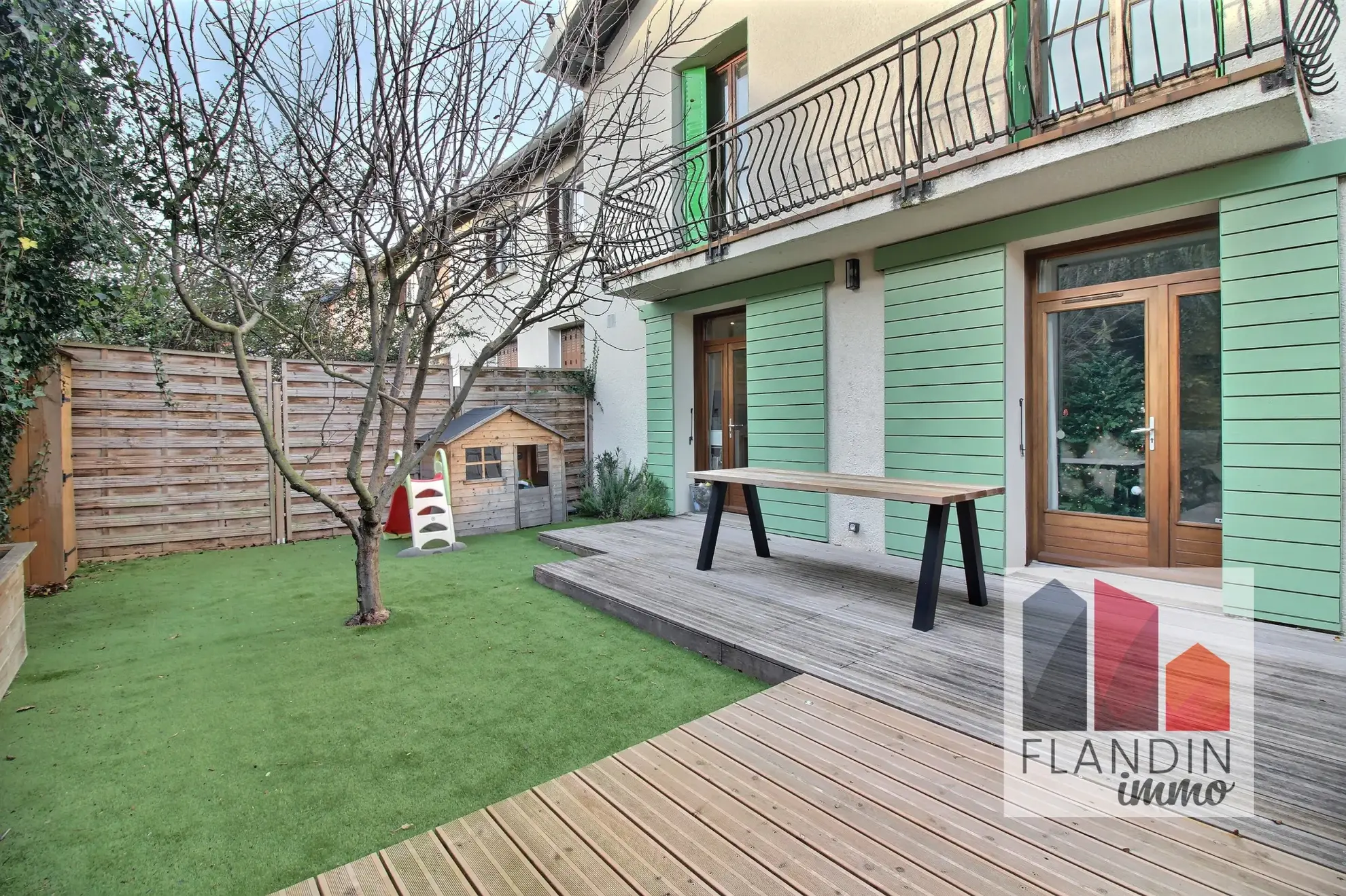 Superbe Appartement avec Jardin et Terrasse en Centre-Ville à Vernaison 