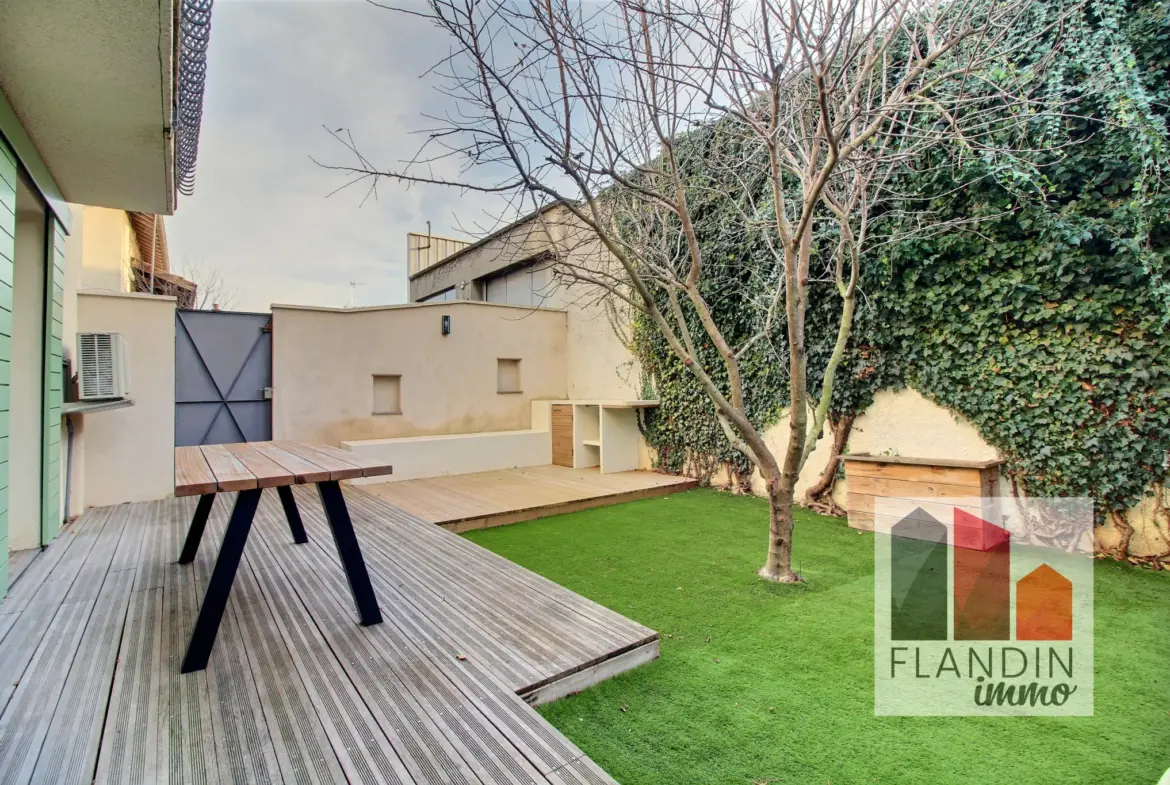 Superbe Appartement avec Jardin et Terrasse en Centre-Ville à Vernaison 