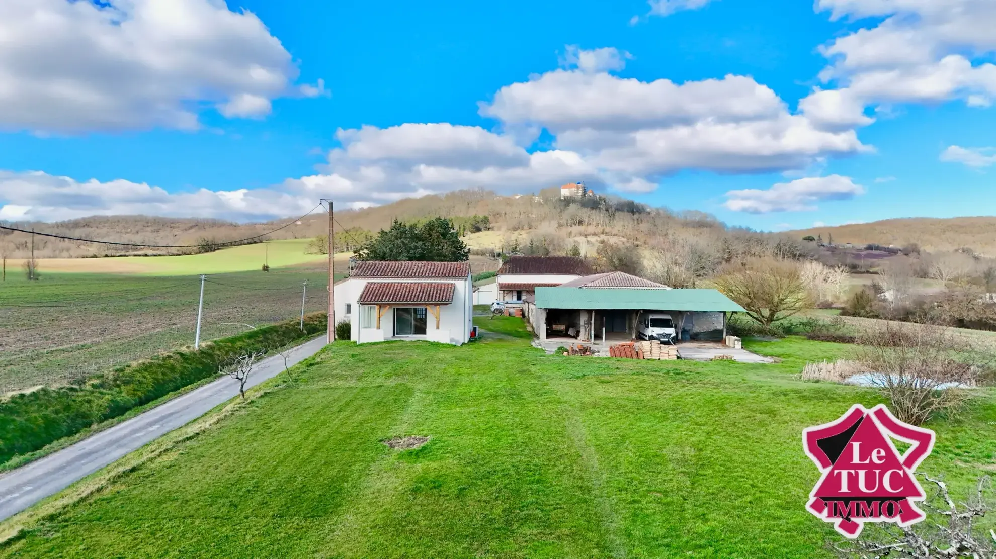 Maison en pierre avec extension moderne et terrain à Dausse 