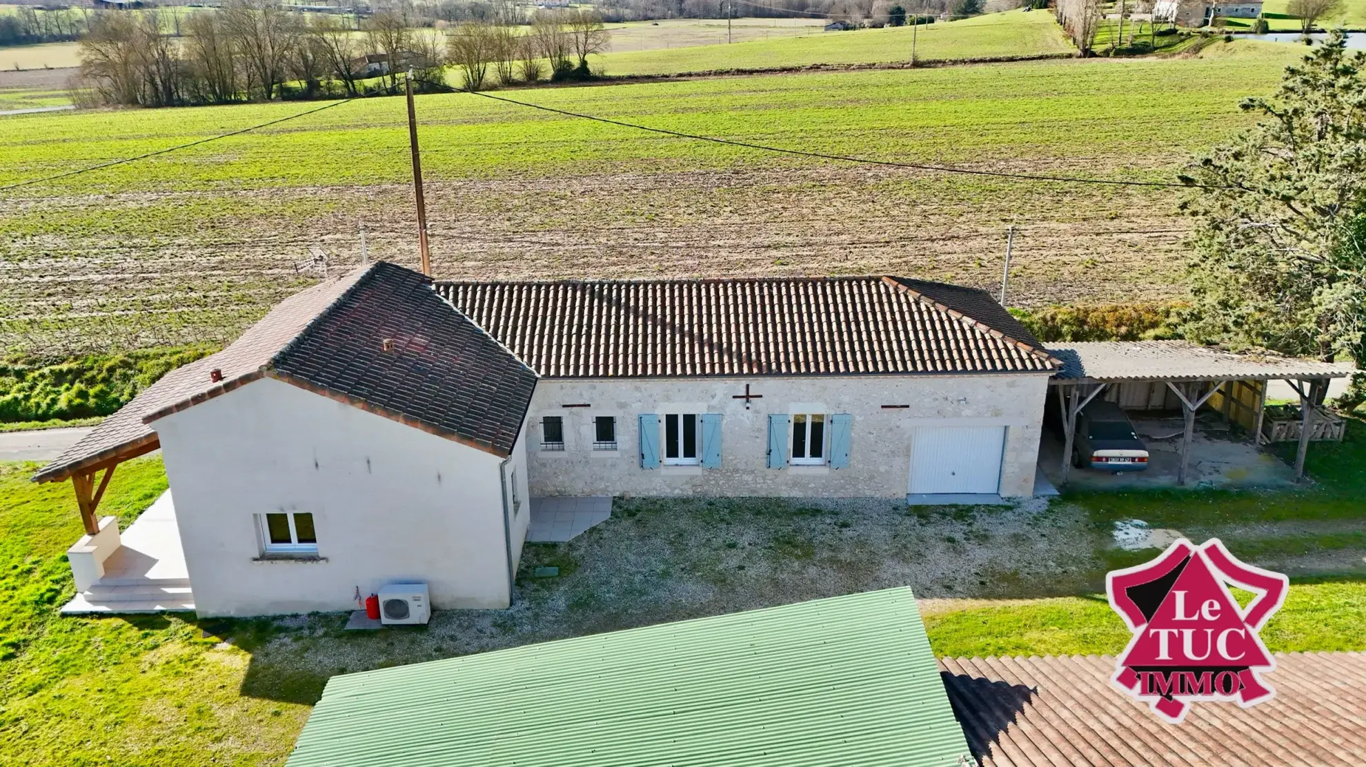 Maison en pierre avec extension moderne et terrain à Dausse 