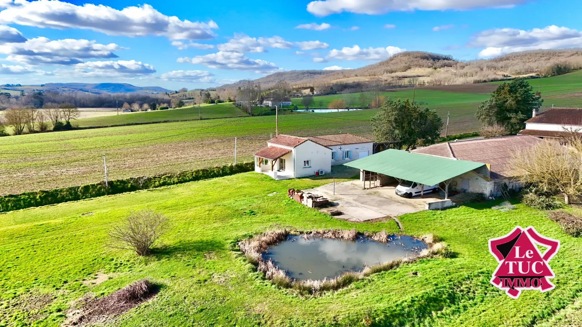 Maison en pierre avec extension moderne et terrain à Dausse 