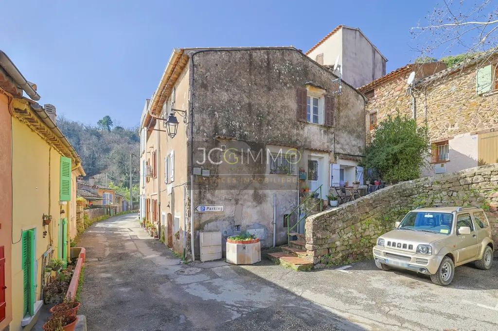 Appartement à rénover avec cave aux Mayons