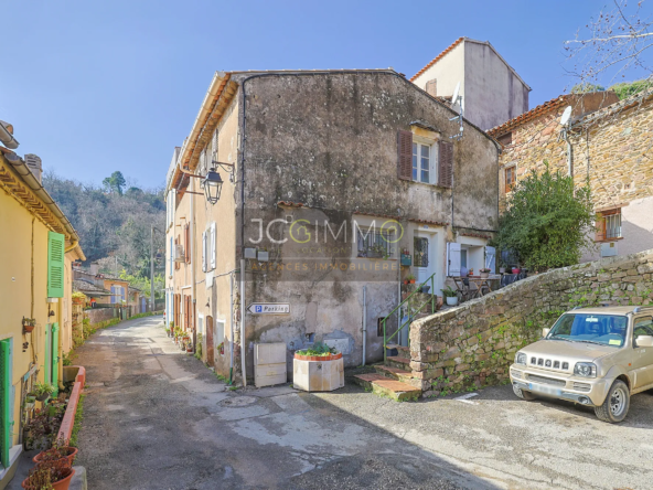 Appartement à rénover avec cave aux Mayons