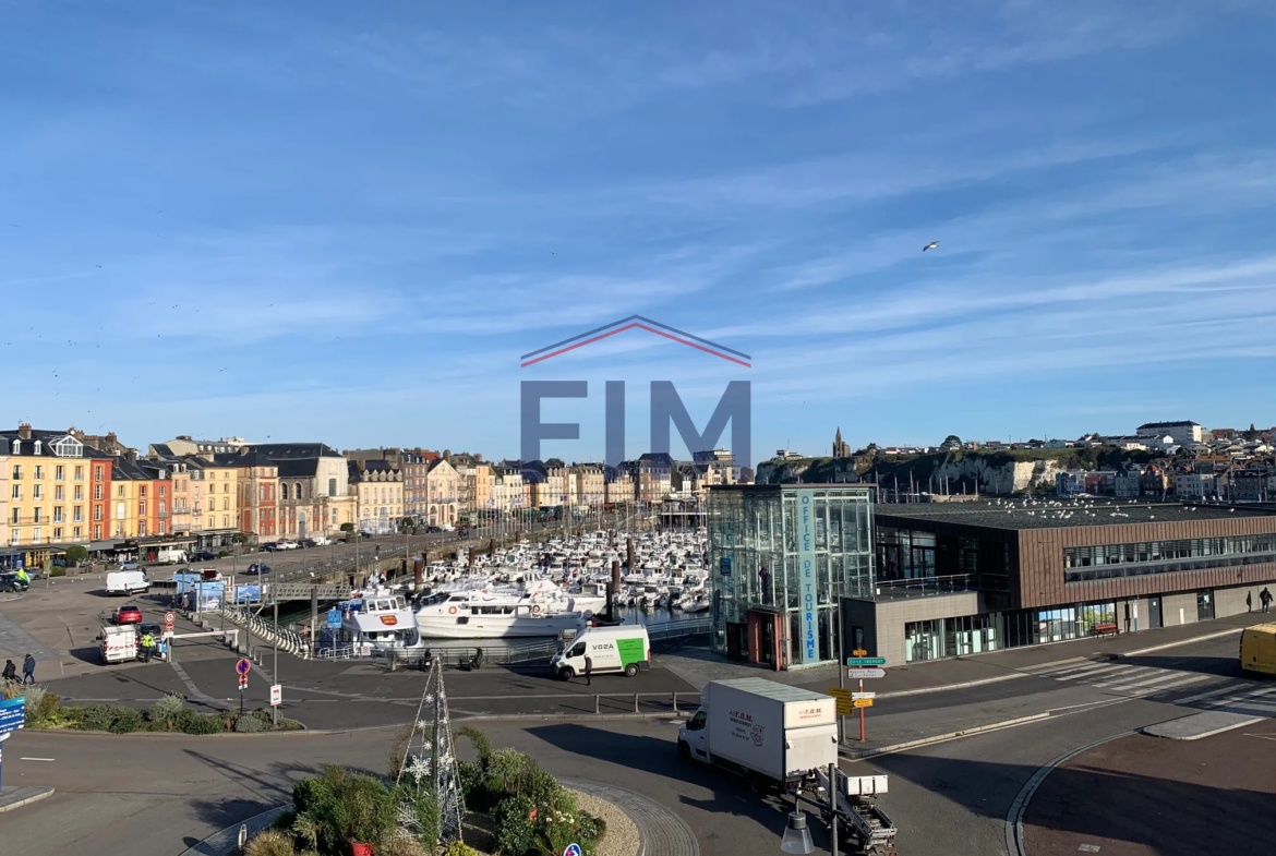 Appartement F2 rénové avec vue sur le port à Dieppe 