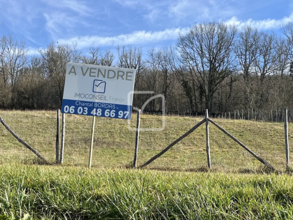 Terrain constructible à vendre à Saint Cernin de Larche