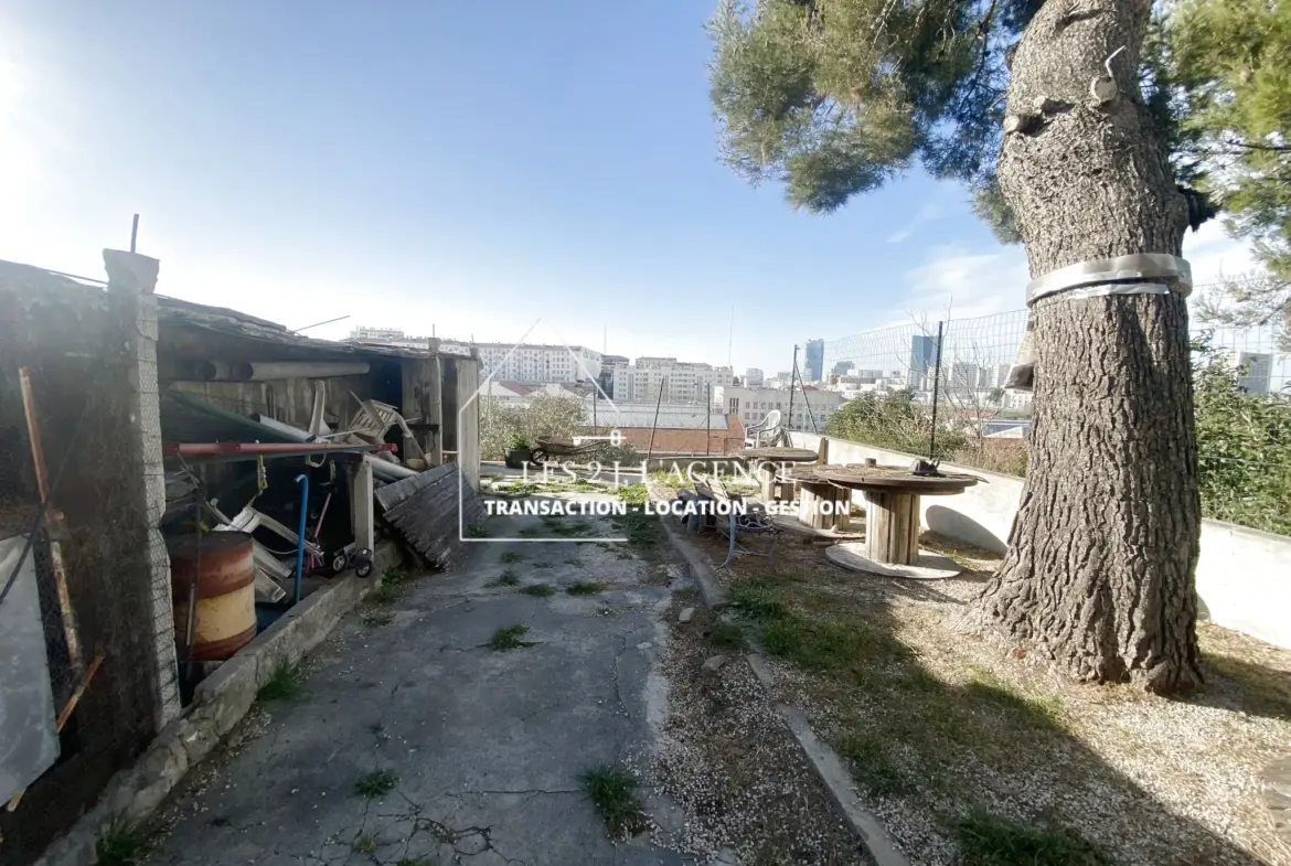 Belle Maison de Ville de 140 m² à Marseille avec Jardin et Garage 