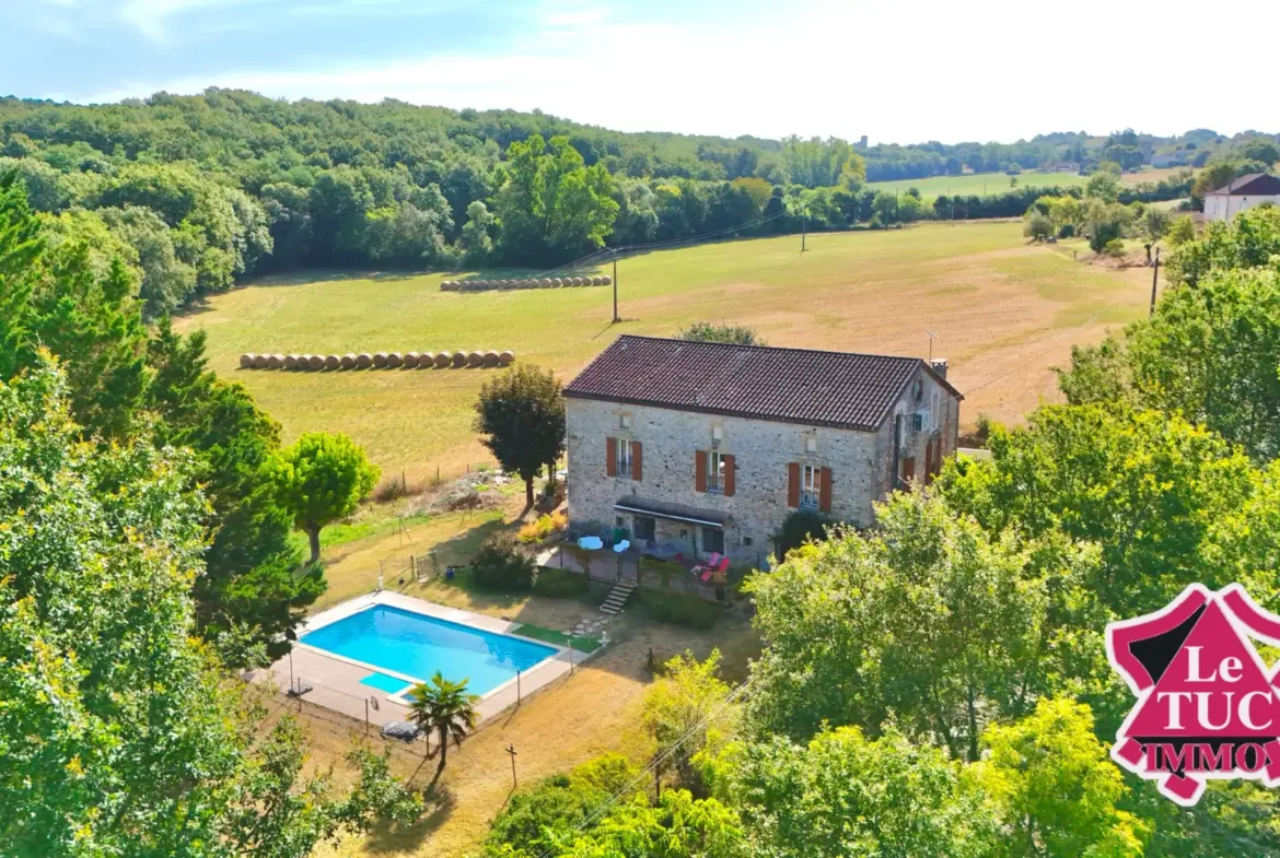 Maison 8 chambres avec piscine chauffée à Montayral 