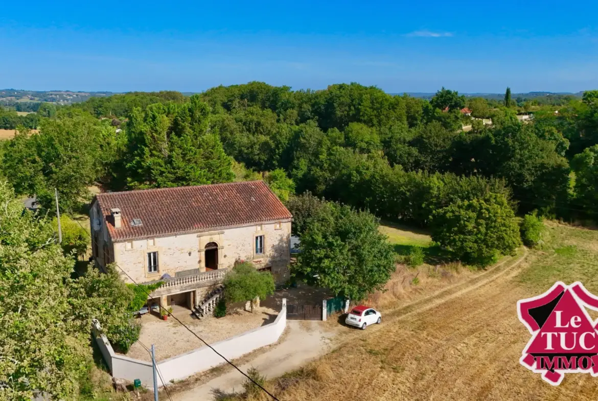 Maison 8 chambres avec piscine chauffée à Montayral 