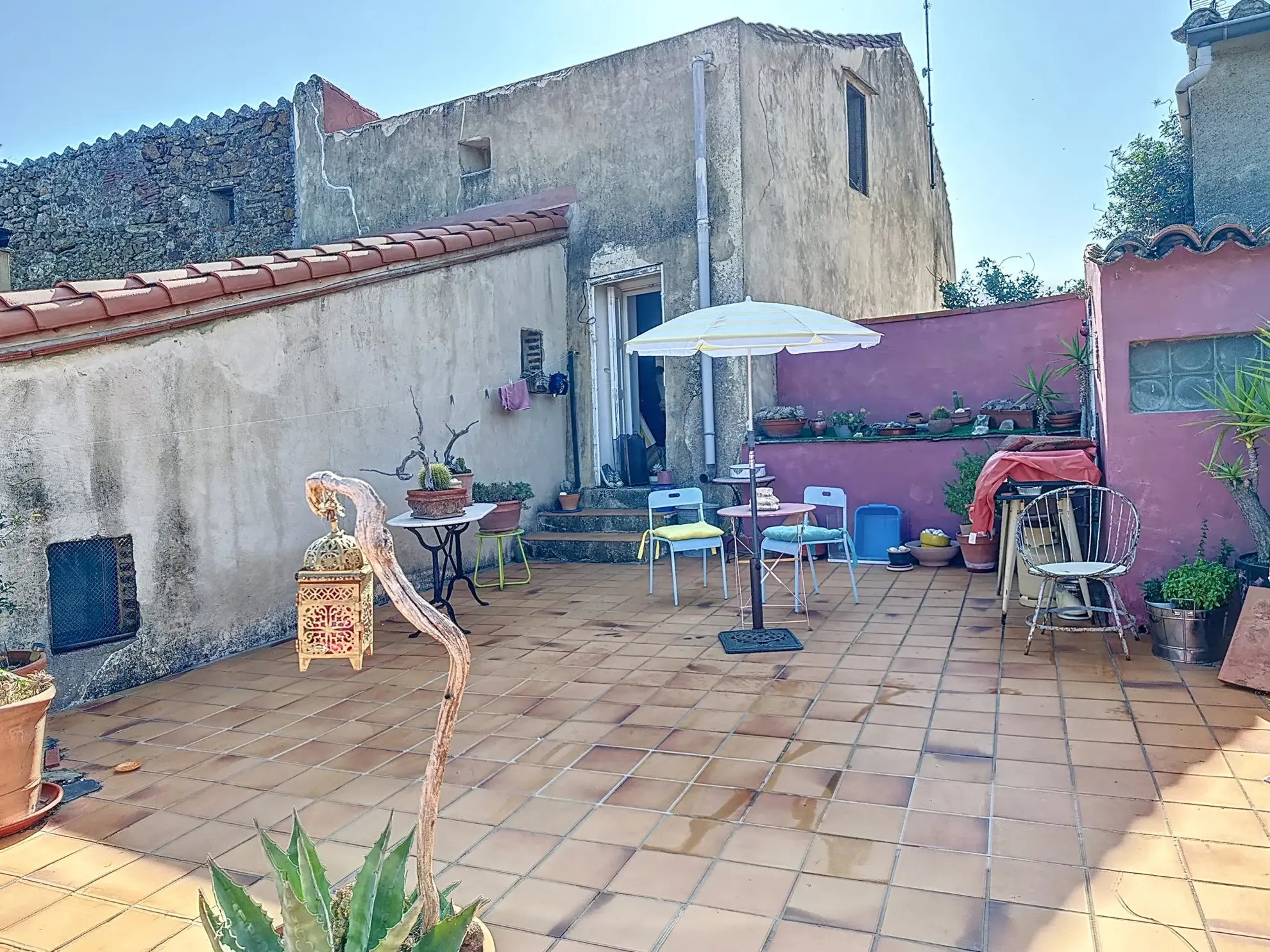 Achetez une Maison de Village avec Terrasse et Garage à Oms 