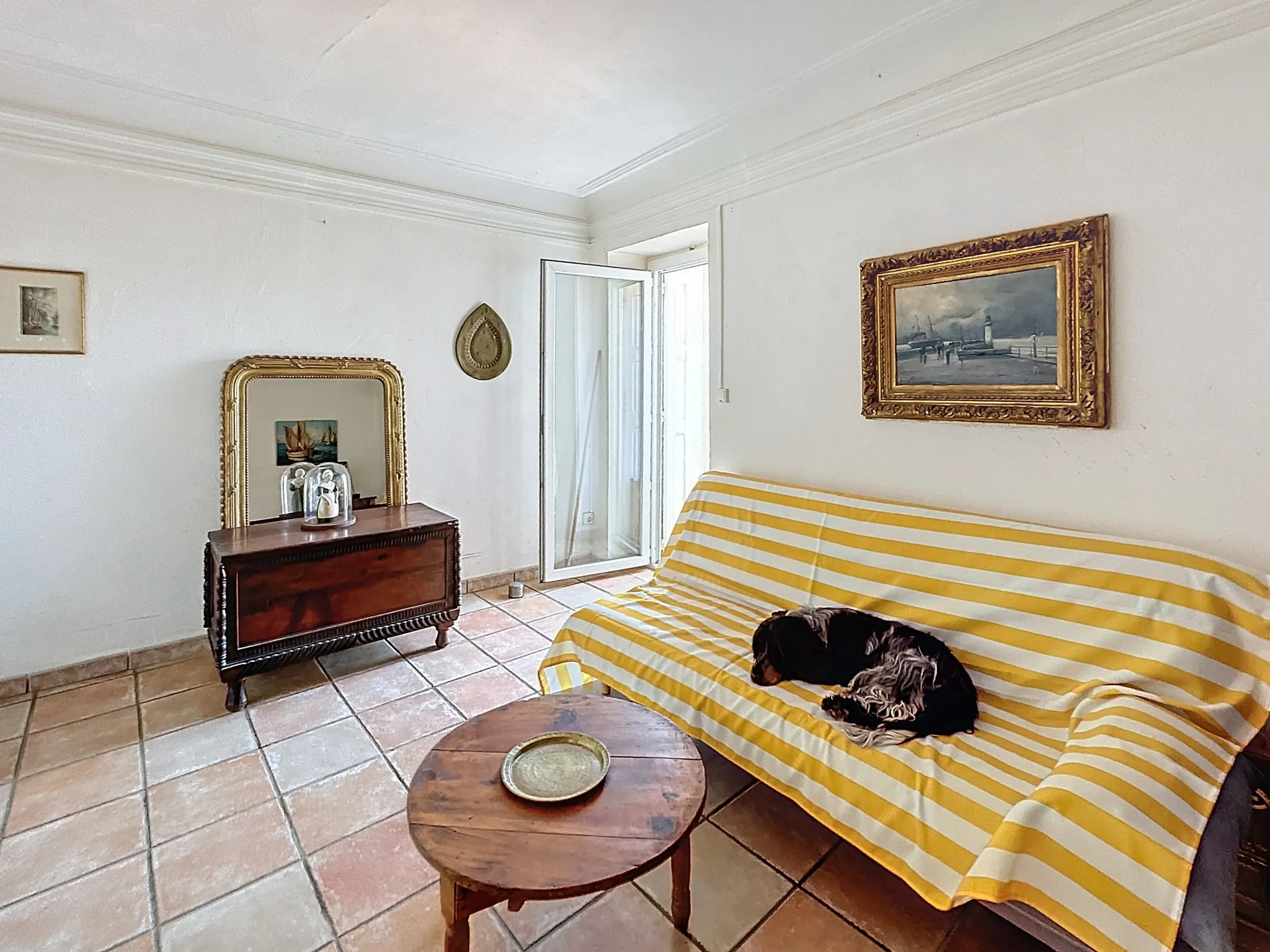 Achetez une Maison de Village avec Terrasse et Garage à Oms 