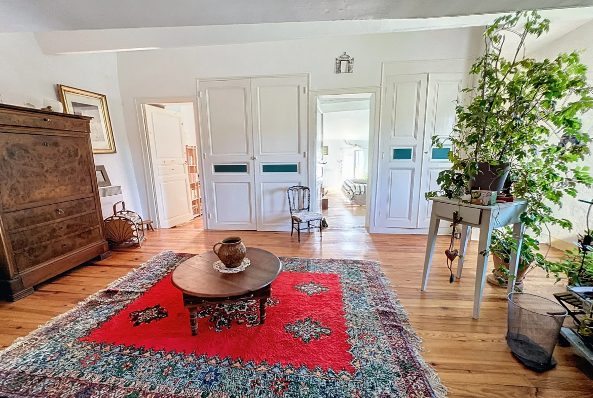 Achetez une Maison de Village avec Terrasse et Garage à Oms 