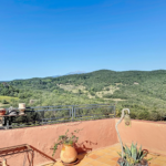 Achetez une Maison de Village avec Terrasse et Garage à Oms