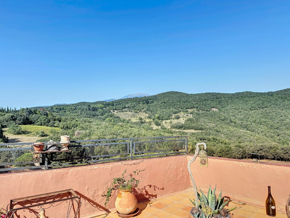 Achetez une Maison de Village avec Terrasse et Garage à Oms