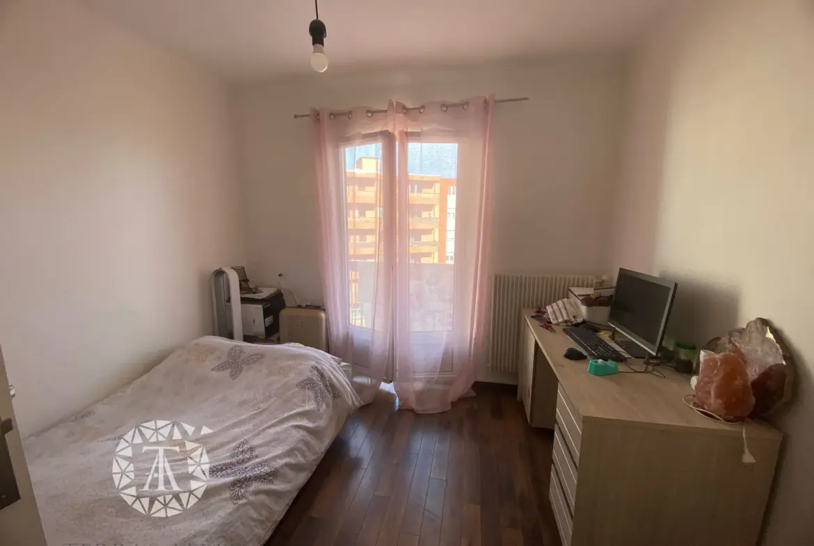 Appartement 4 pièces avec terrasse et parking à Perpignan 