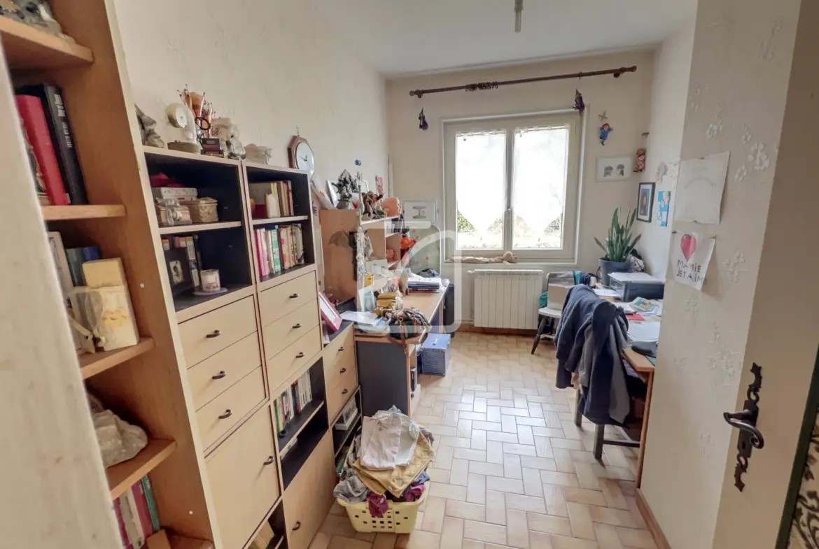 Maison spacieuse à vendre à Saint Martial de Nabirat - 140 m2 