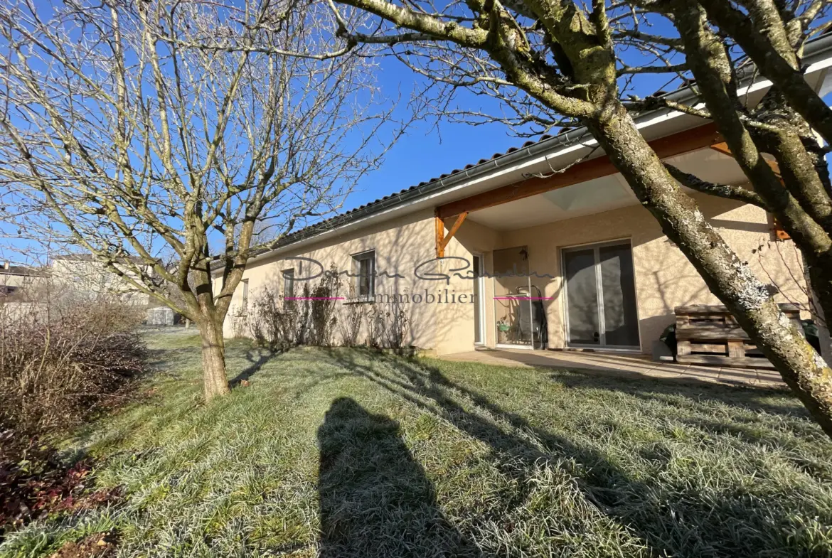 Villa de plain-pied à vendre à Cublize avec terrain de 1525m² 