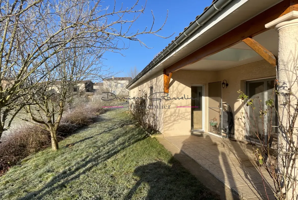 Villa de plain-pied à vendre à Cublize avec terrain de 1525m² 