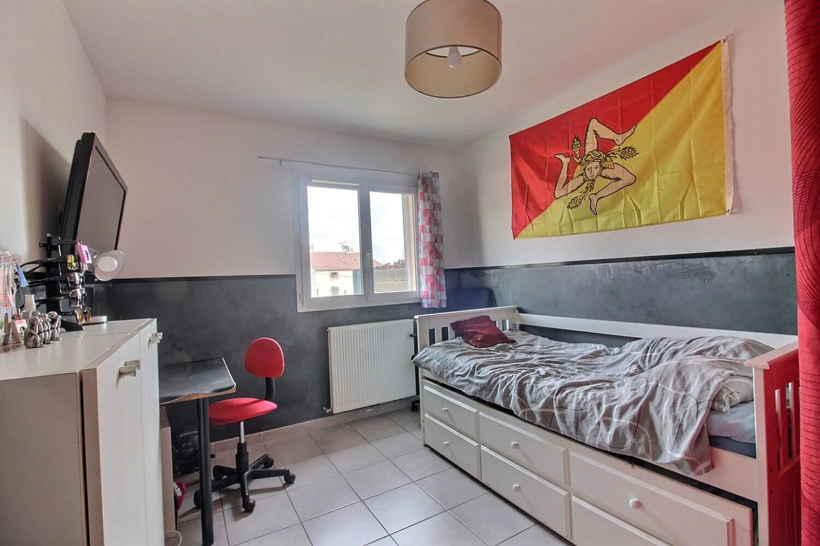 Bel appartement à Gardanne avec terrasse et stationnement 