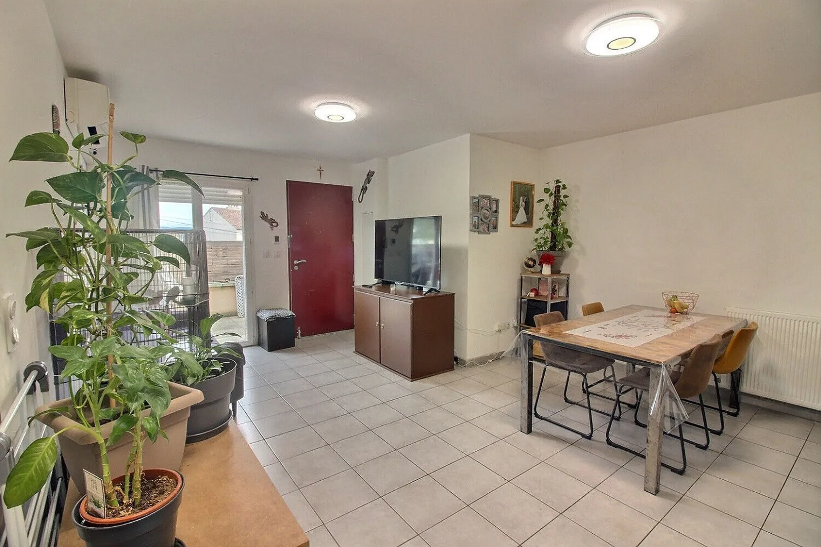 Bel appartement à Gardanne avec terrasse et stationnement 