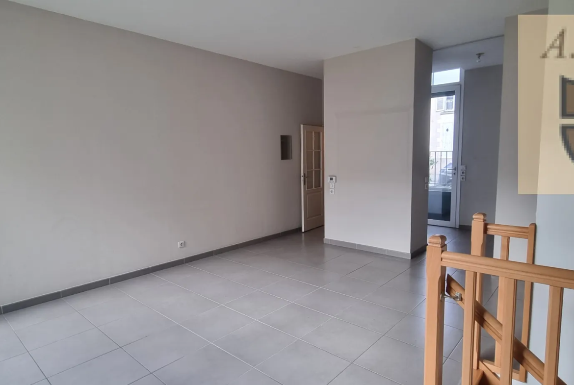 A vendre : Appartement atypique Type 3 de 90.86 m² à Orleans 