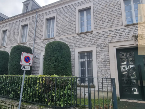 A vendre : Appartement atypique Type 3 de 90.86 m² à Orleans