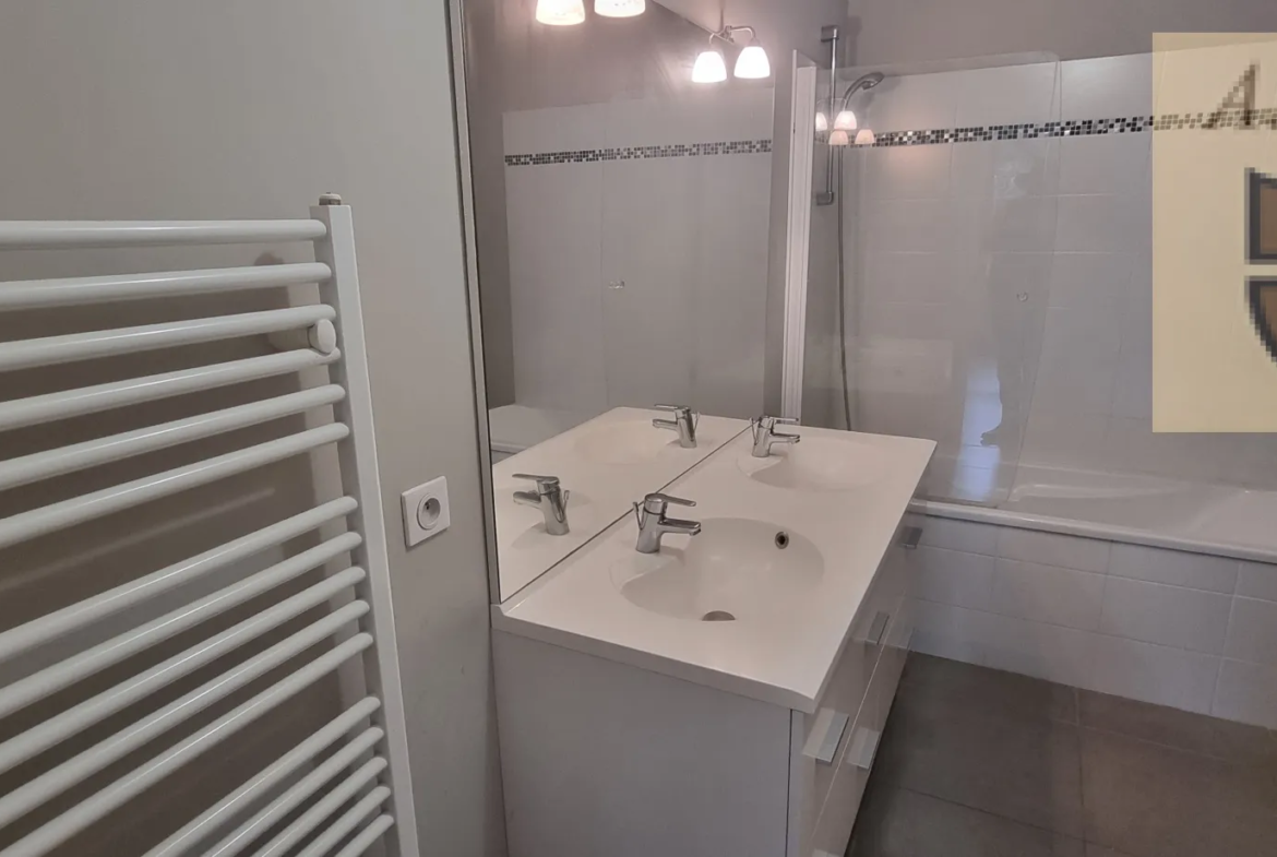 A vendre : Appartement atypique Type 3 de 90.86 m² à Orleans 