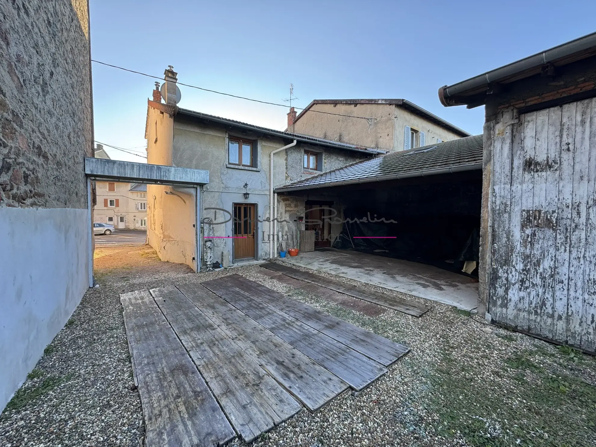 Maison de village de 156 m² à Thizy-les-Bourgs 