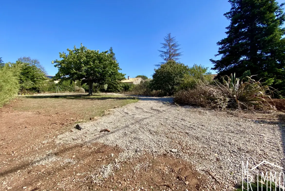 Terrain constructible à Canet, hors lotissement 