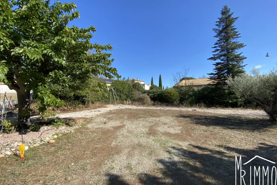 Terrain constructible à Canet, hors lotissement 