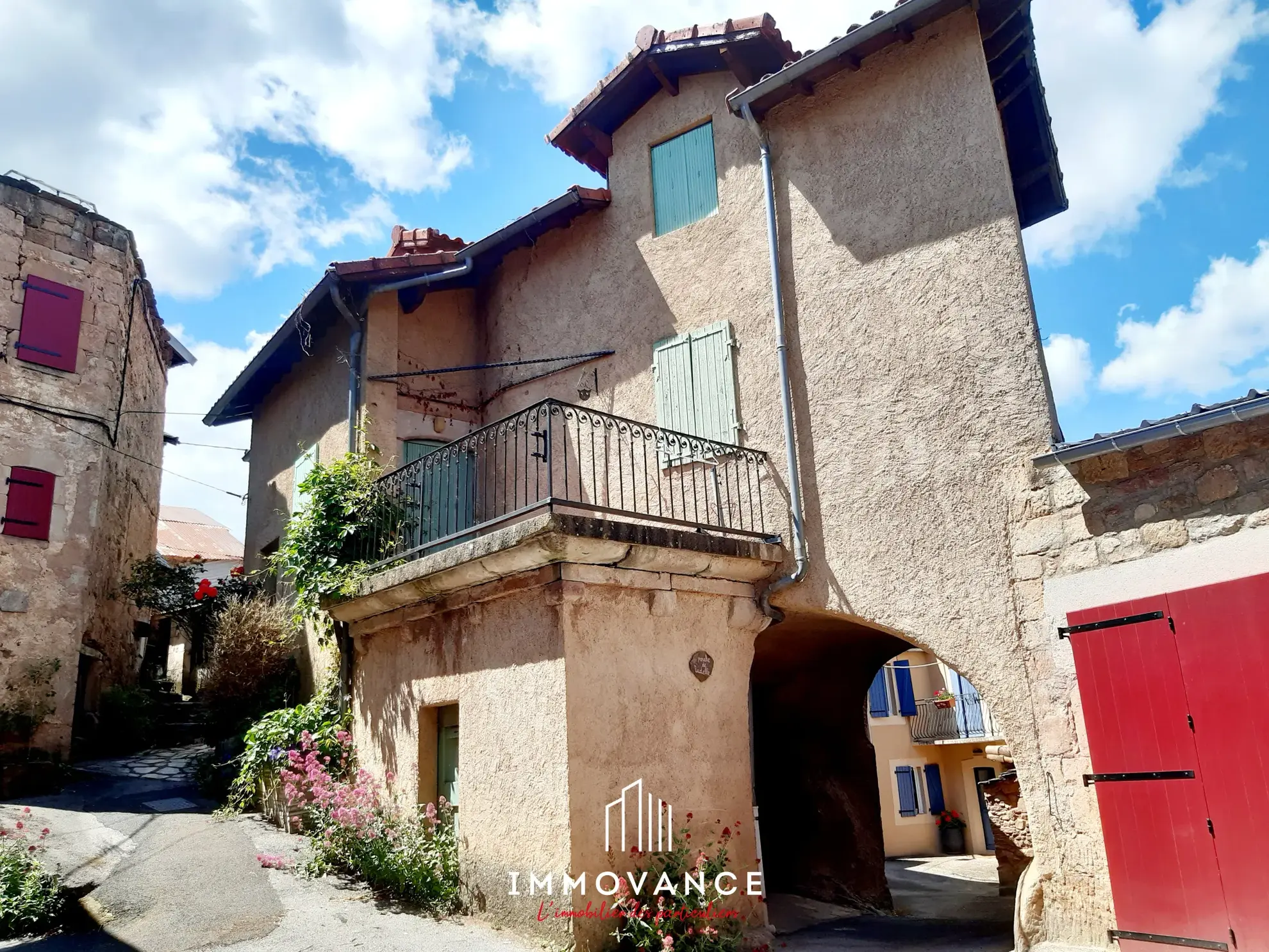 Belle maison de village en pierre à Montjaux avec jardin et studio indépendant 