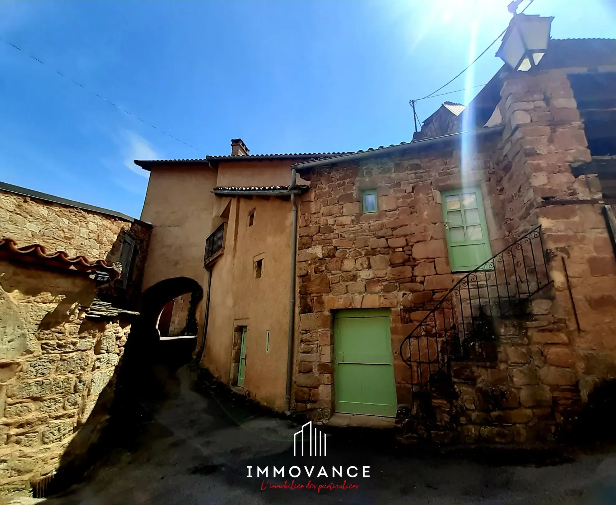 Belle maison de village en pierre à Montjaux avec jardin et studio indépendant 