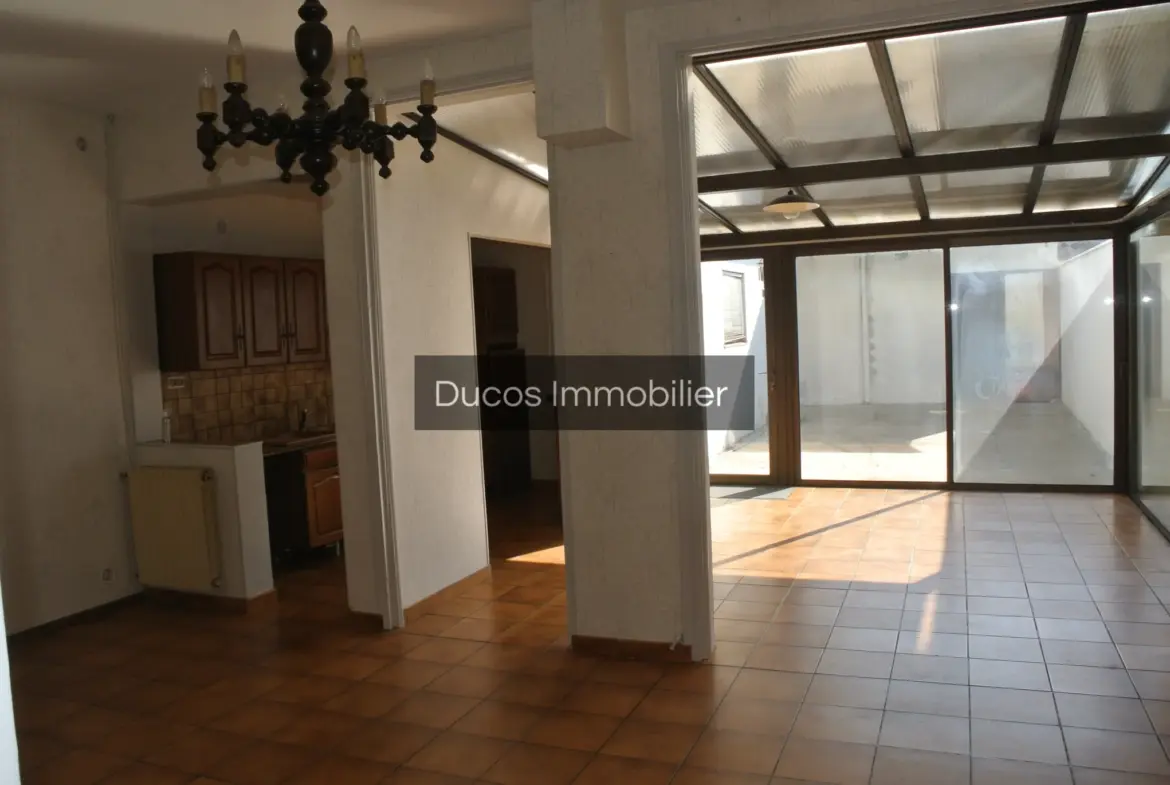 À vendre : Maison de ville avec cour à Marmande 