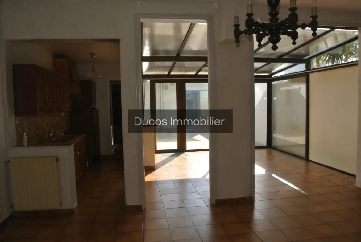 À vendre : Maison de ville avec cour à Marmande 