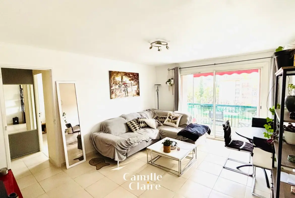 À vendre : Appartement T3 avec balcon et cave à Aix-en-Provence 