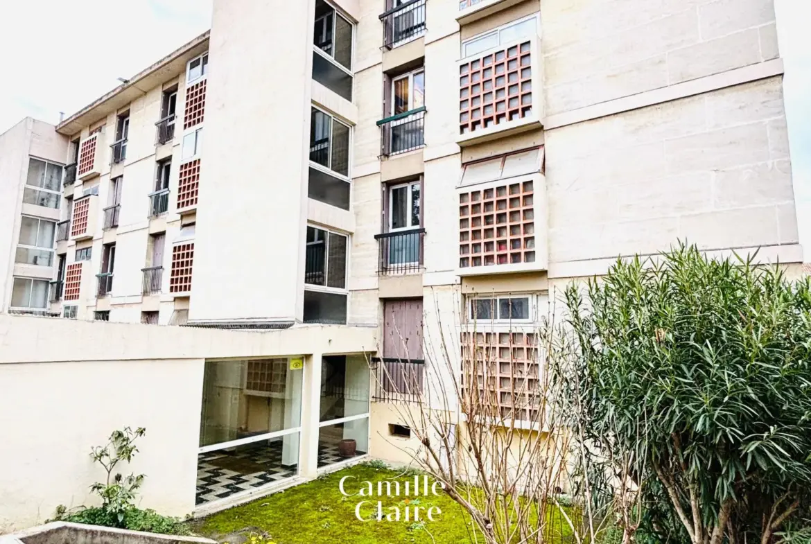 À vendre : Appartement T3 avec balcon et cave à Aix-en-Provence 