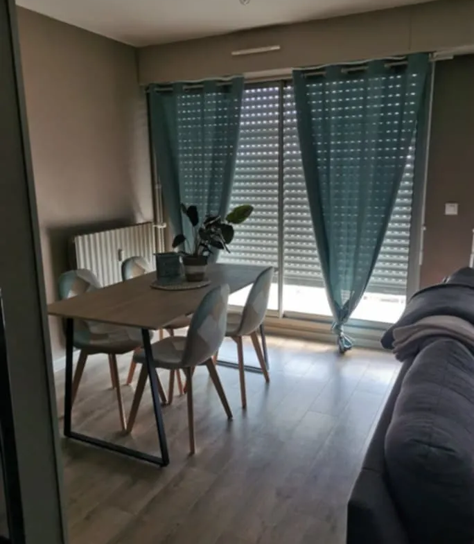 Appartement T2 à Niort, secteur gare, vue dégagée 