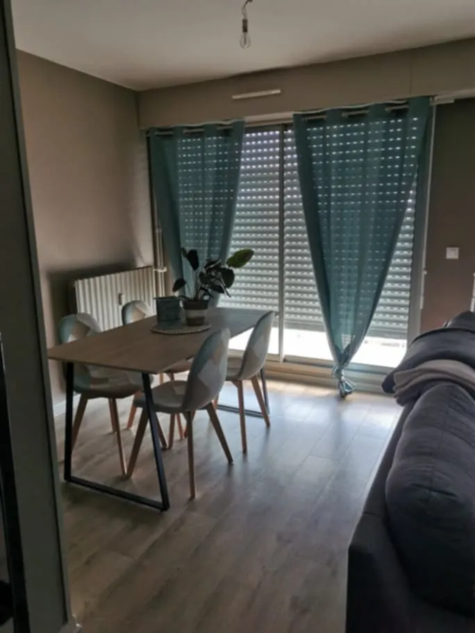 Appartement T2 à Niort, secteur gare, vue dégagée 