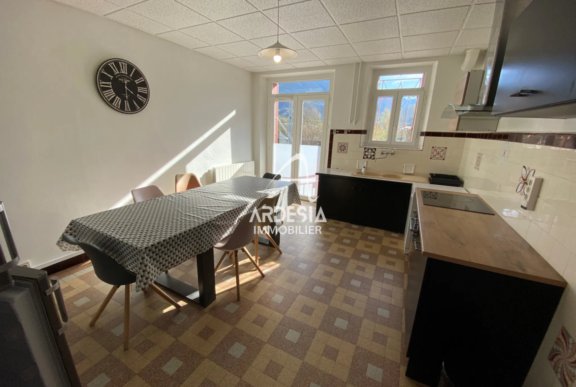 Spacieux appartement type 5 à vendre à St Avre 