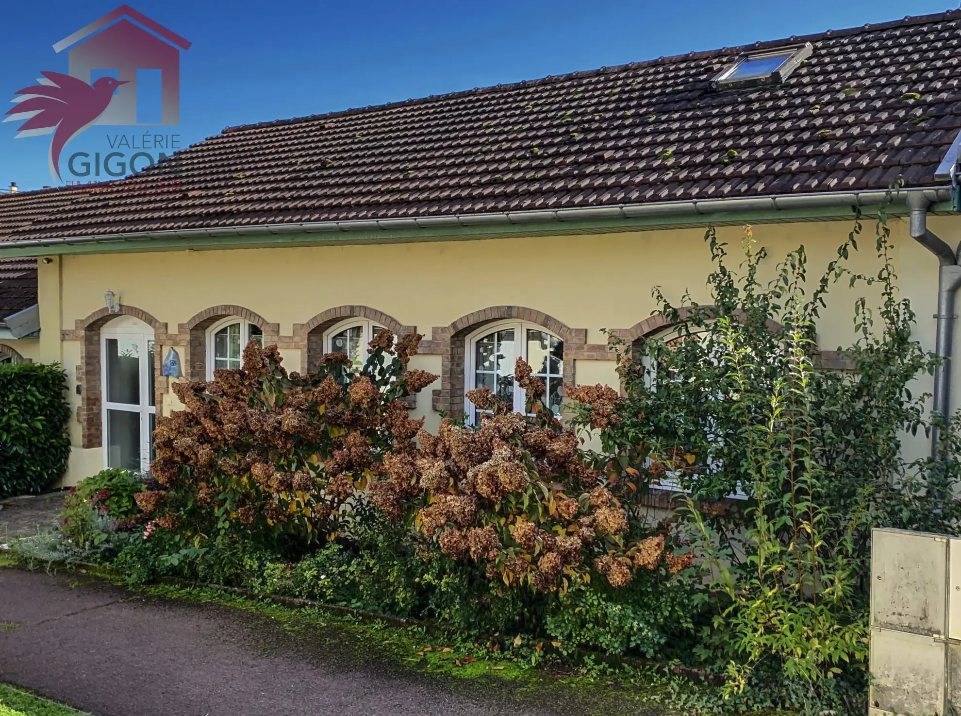 Appartement spacieux à Montbéliard avec véranda et garage 