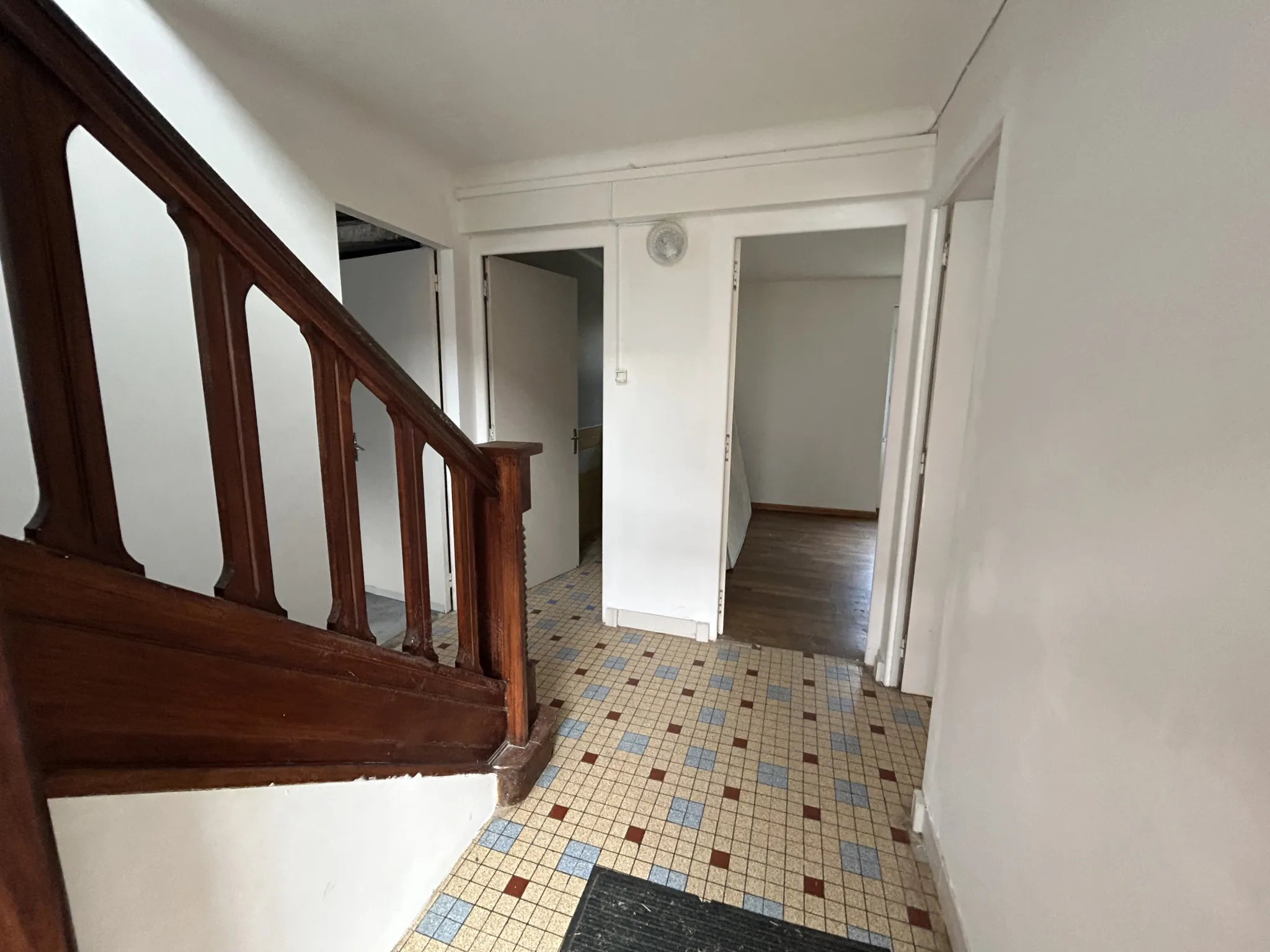 Maison de Bourg à Bieuzy - 89 m², 4 chambres, située dans un environnement calme 