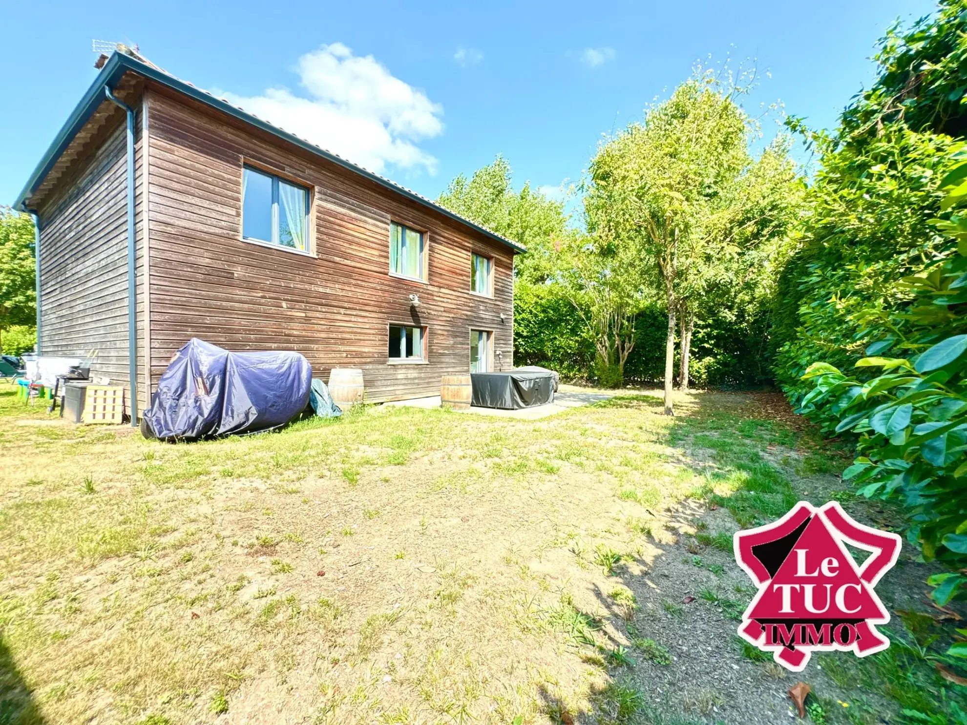 Maison rénovée 3 chambres avec 1000 m2 de terrain à Villeneuve-sur-Lot 