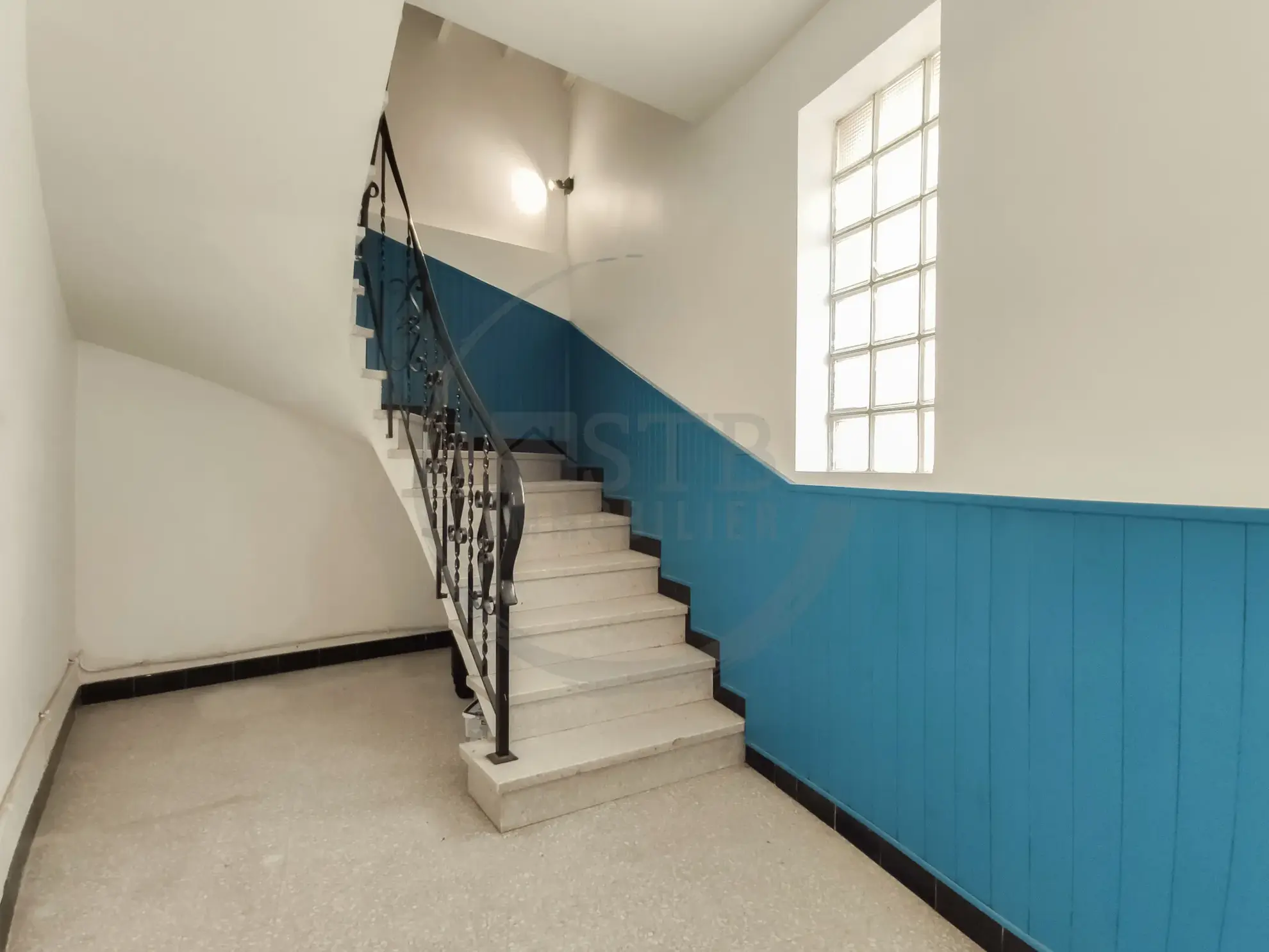 Maison de village rénovée avec garage à Saint-Laurent-du-Pape - 85m² 