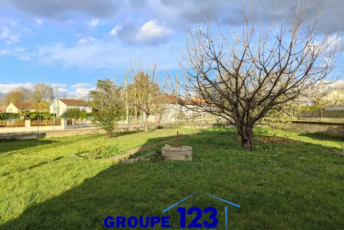 Pavillon prêt à vivre avec sous-sol et jardin à Migennes 