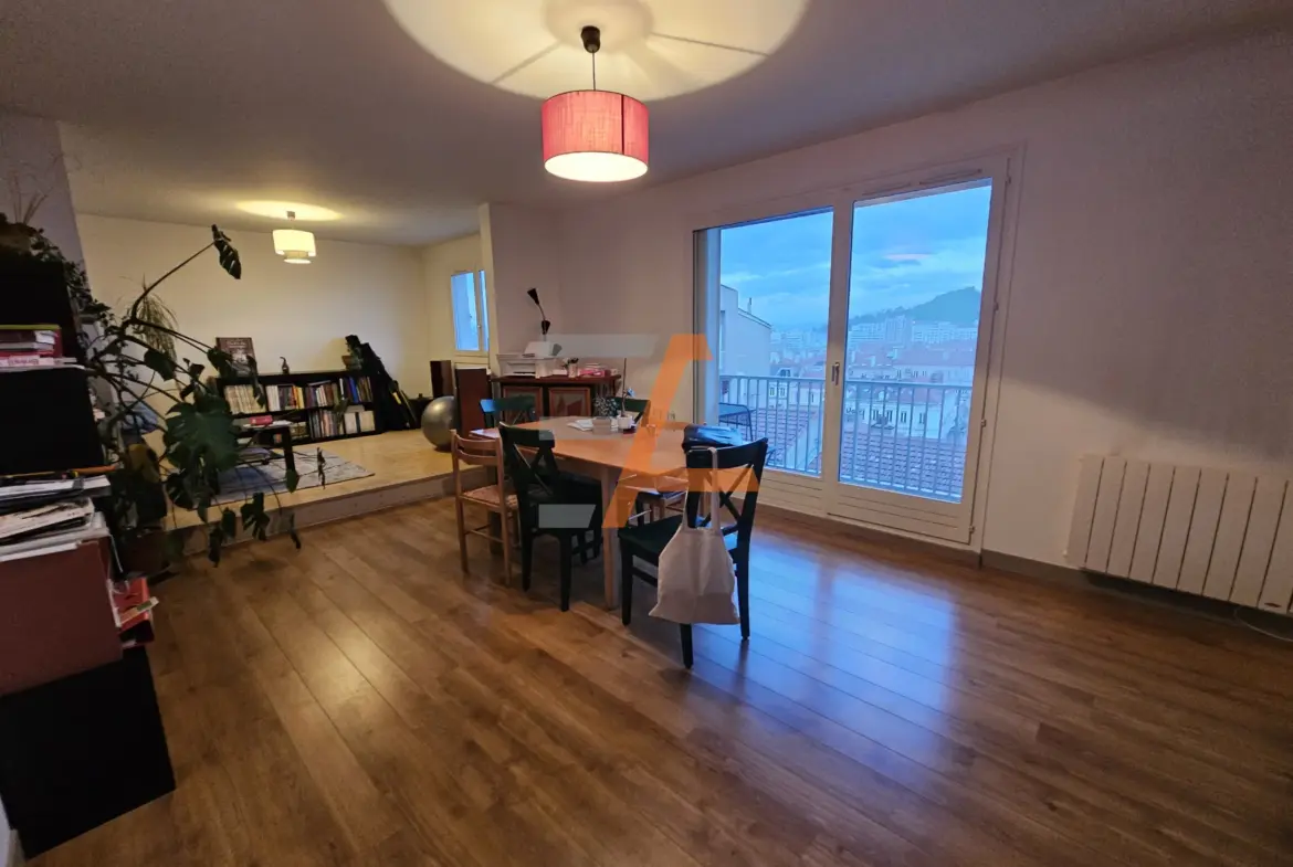 À vendre : Appartement F4 de 84 m2 à Saint Etienne 